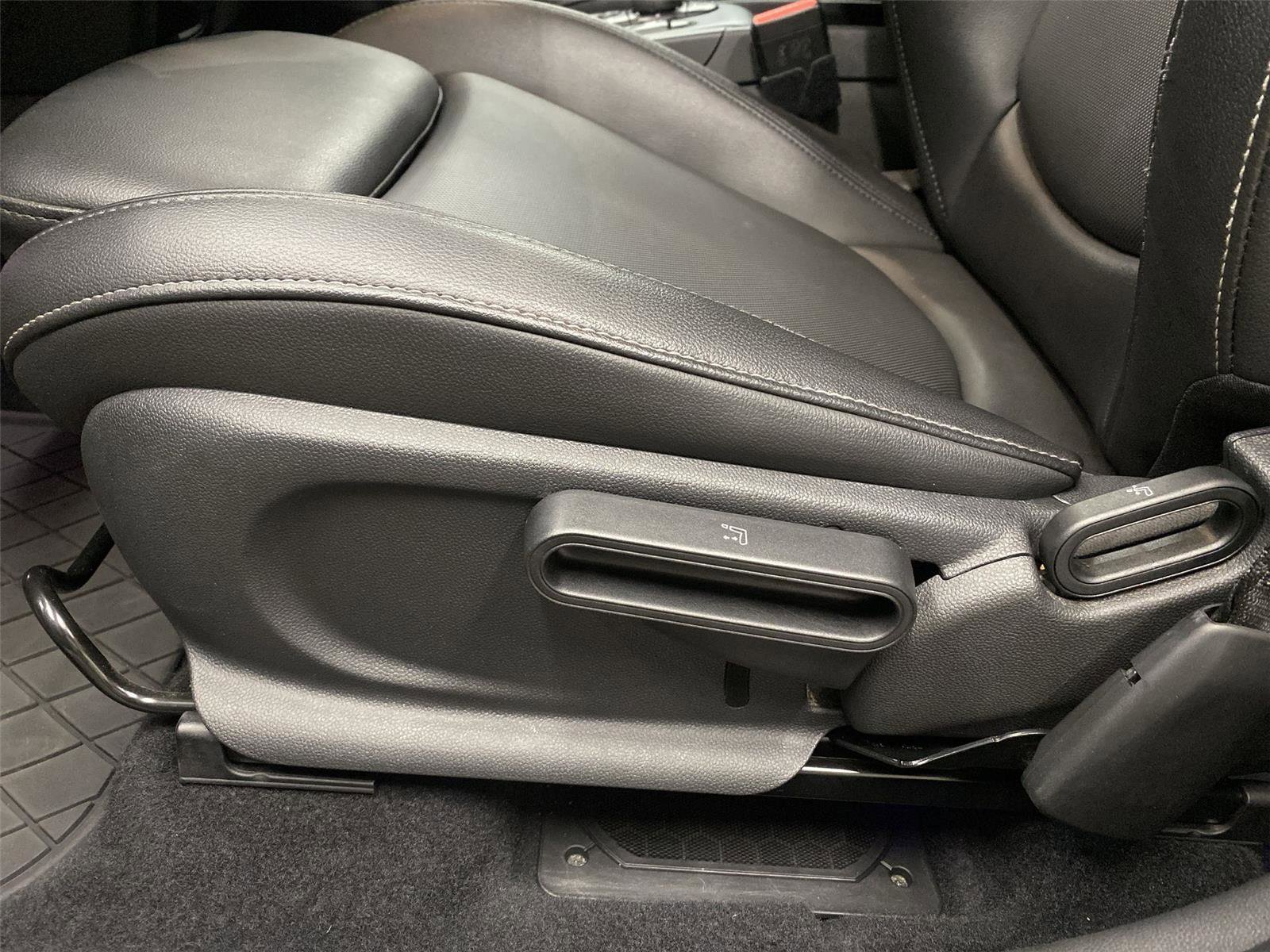 Used 2019 MINI Cooper Countryman S w/ Storage Package image 18