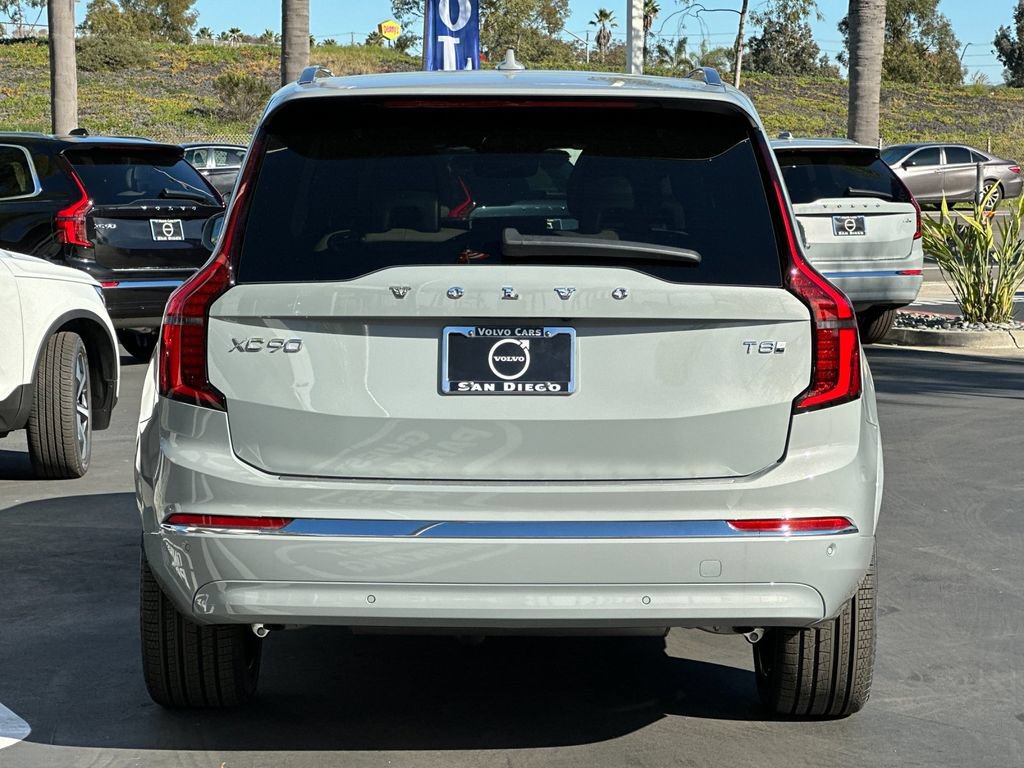 New 2026 Volvo XC90 T8 Plus w/ Protection Package Premier AWD/4WD image 4