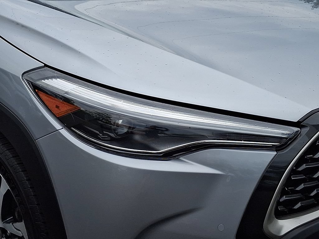 Certified 2025 Toyota Corolla Cross XLE AWD/4WD image 9