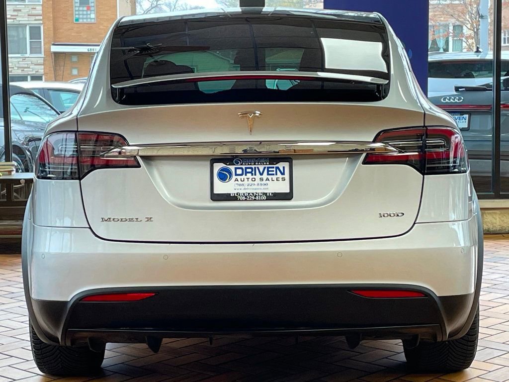 Used 2017 Tesla Model X 100D image 9