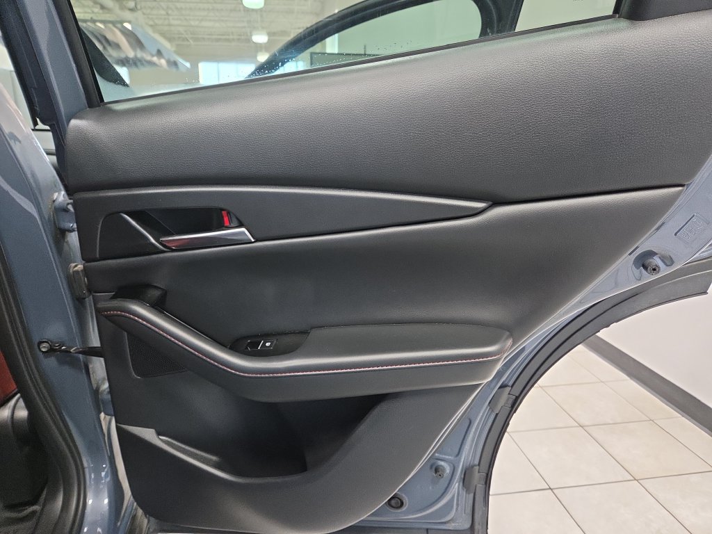 Used 2024 MAZDA CX-30 AWD 2.5 S w/ Preferred Package image 18