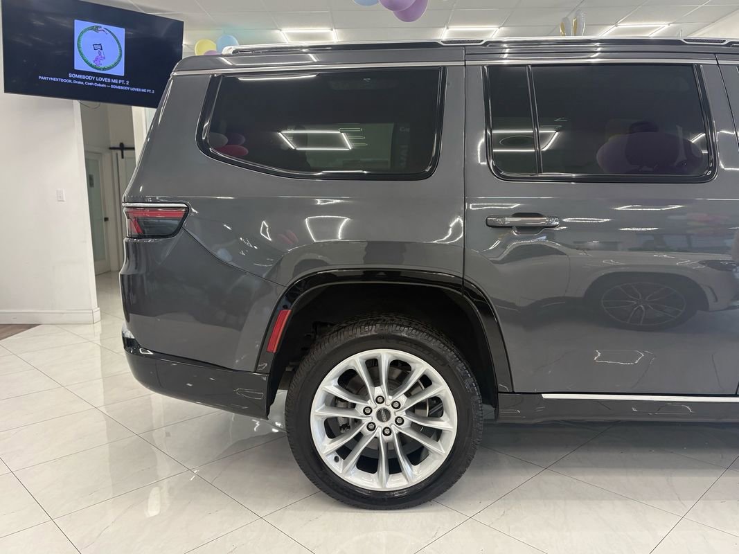 Used 2022 Jeep Wagoneer Series III w/ Premium Group I AWD/4WD image 8