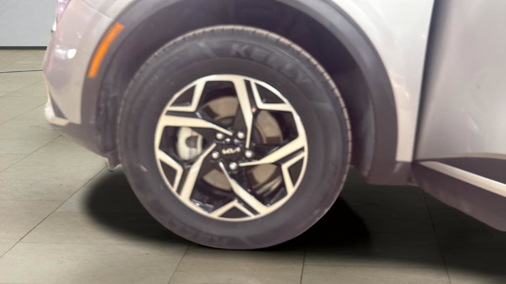 Used 2025 Kia Sportage LX image 33