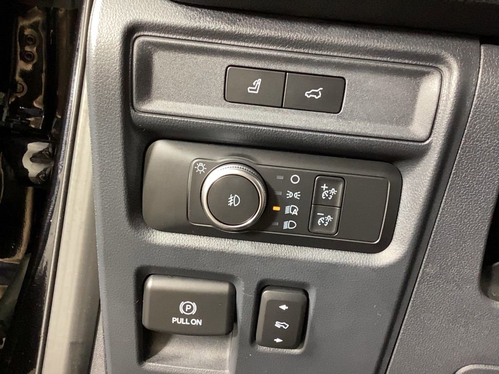 Used 2022 Ford Expedition Limited image 24