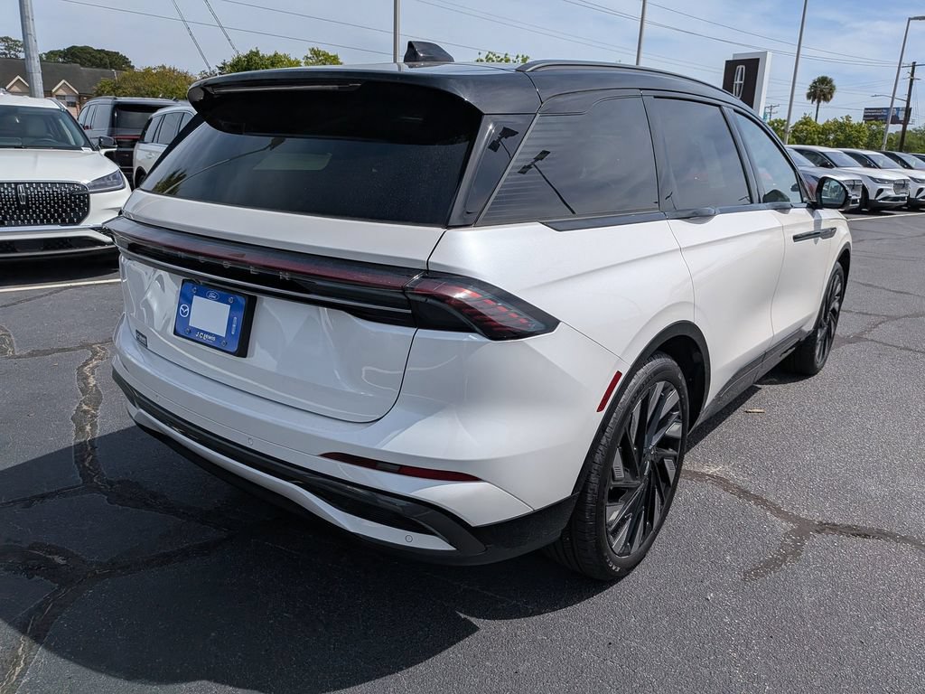 New 2026 Lincoln Nautilus Reserve w/ Jet Appearance Package AWD/4WD image 4
