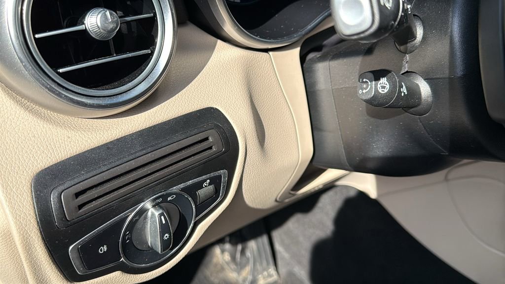 Certified 2022 Mercedes-Benz GLC 300 4MATIC image 25