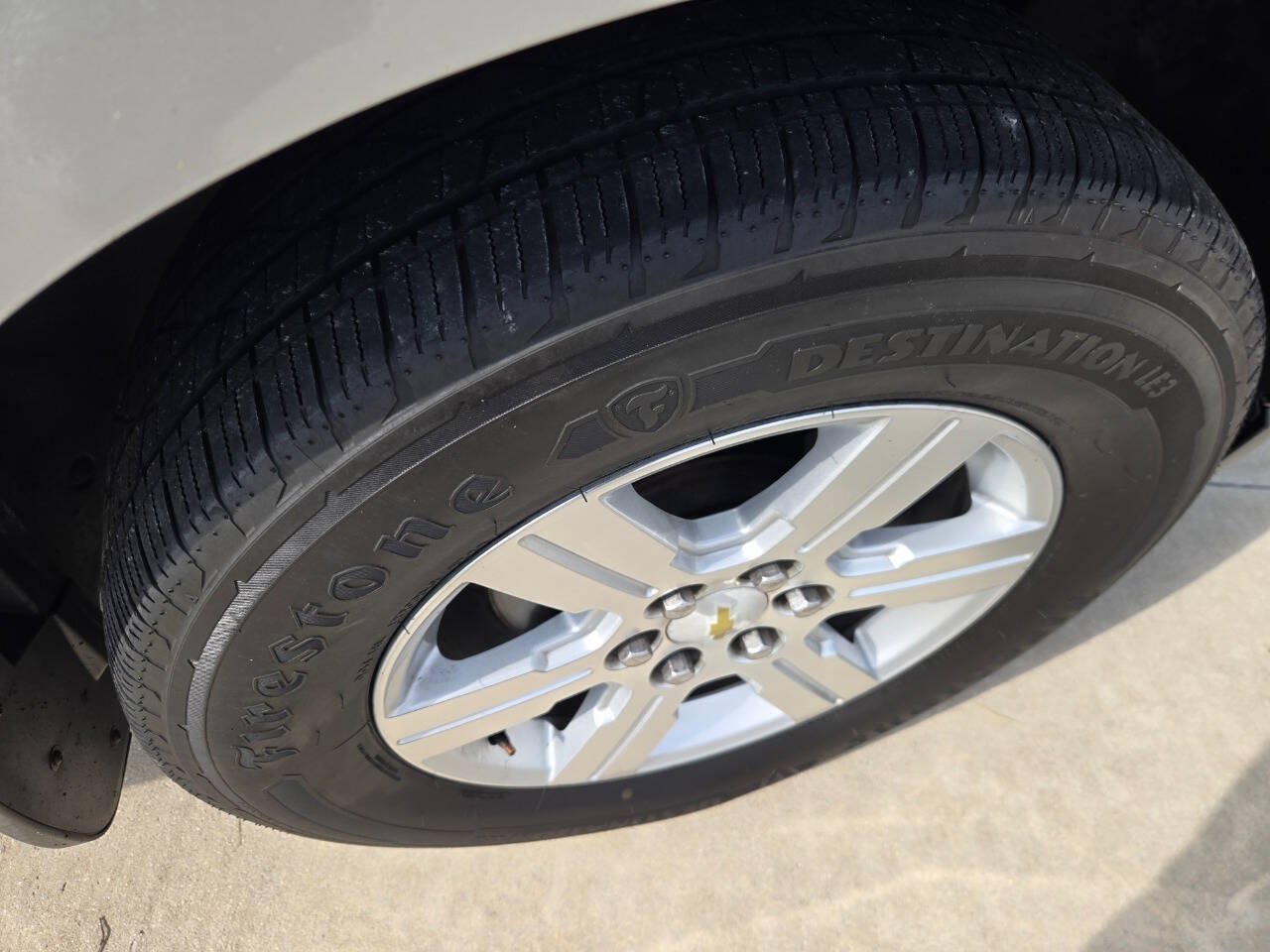 Used 2012 Chevrolet Traverse LT FWD image 19