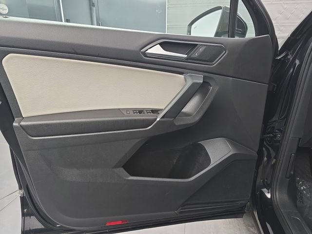 Used 2018 Volkswagen Tiguan SE image 25