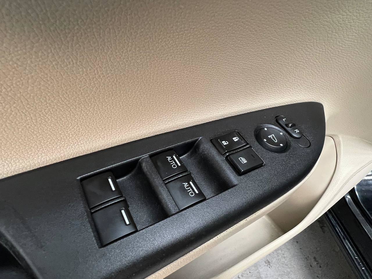 Used 2015 Honda Accord EX-L image 27