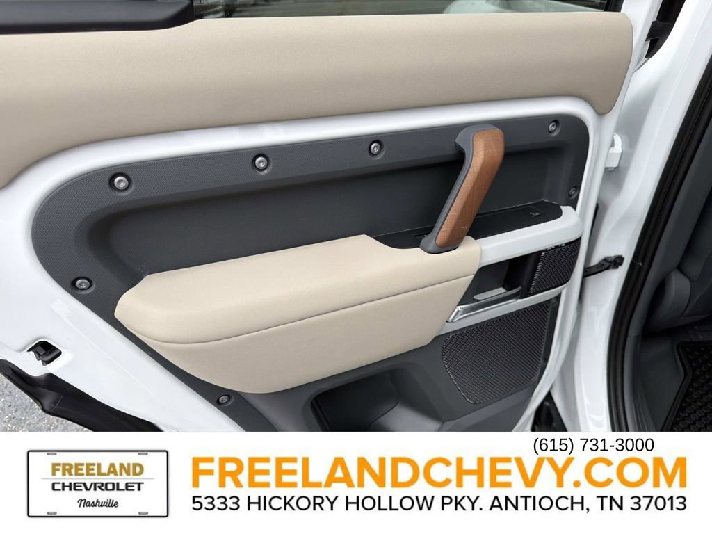 Used 2022 Land Rover Defender 110 X-Dynamic SE image 14