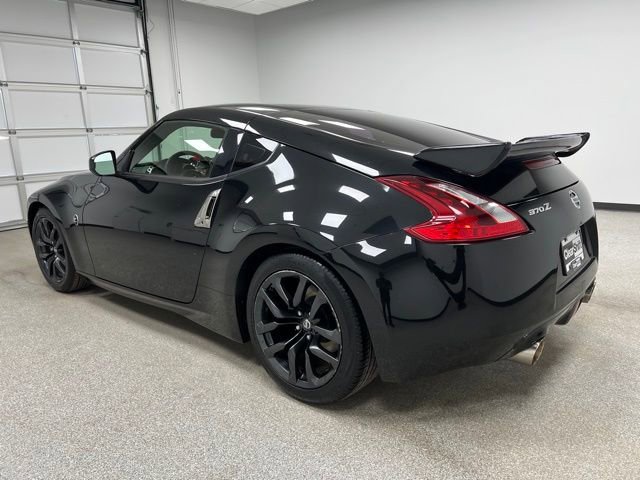 Used 2019 Nissan 370Z Coupe RWD image 7
