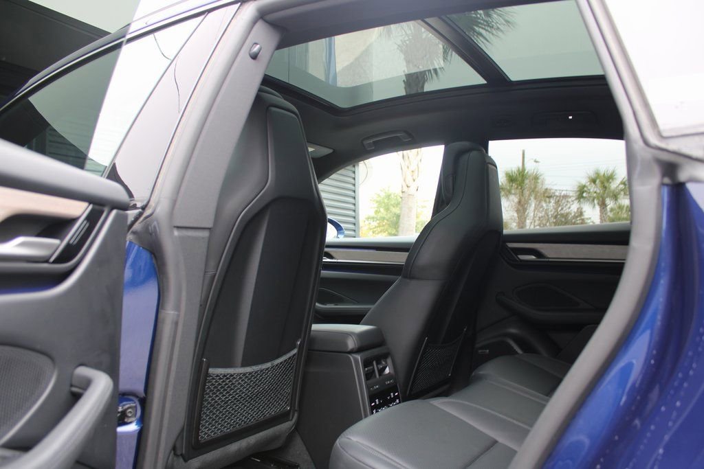 Certified 2024 Porsche Macan 4 Electric image 28