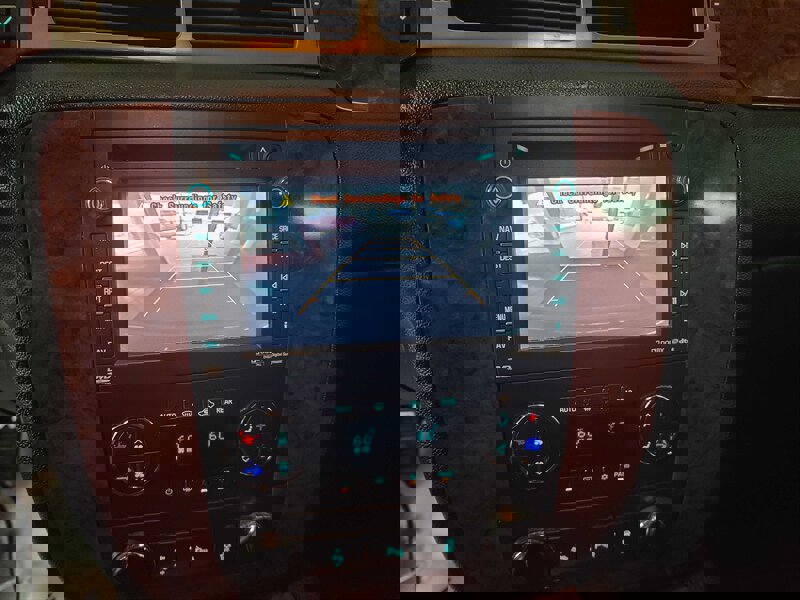 Used 2012 Chevrolet Suburban LTZ image 27