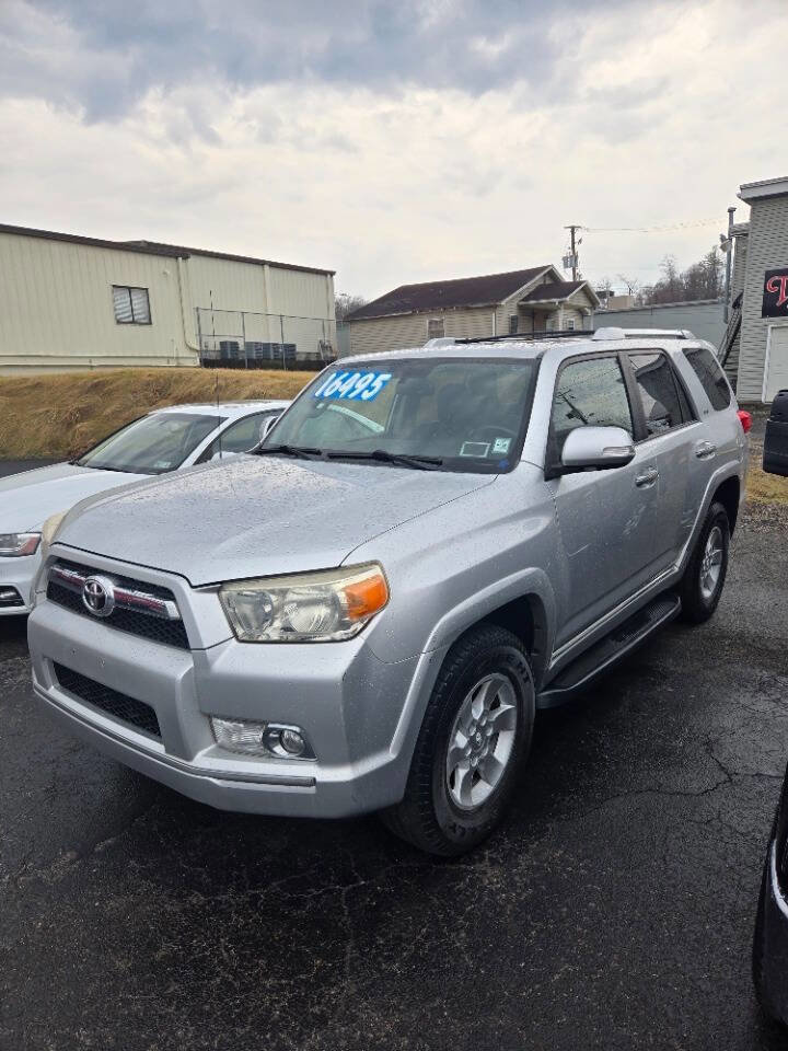 Used 2010 Toyota 4Runner SR5 image 2