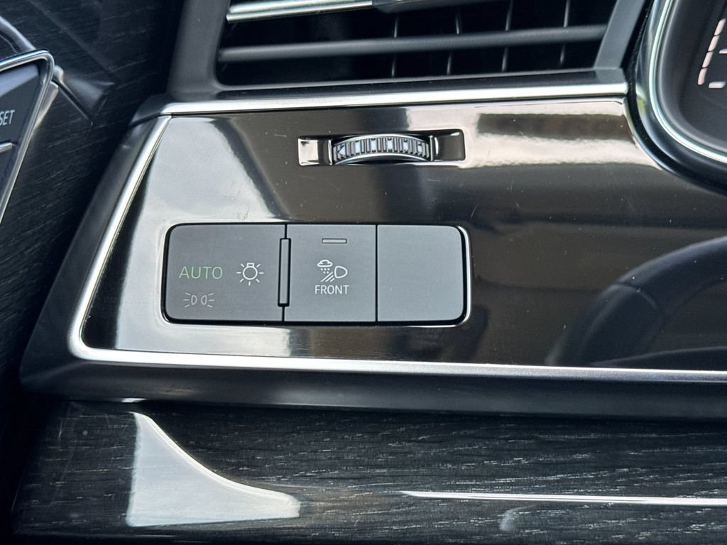 Used 2020 Audi Q8 Premium Plus w/ Premium Plus Package AWD/4WD image 37
