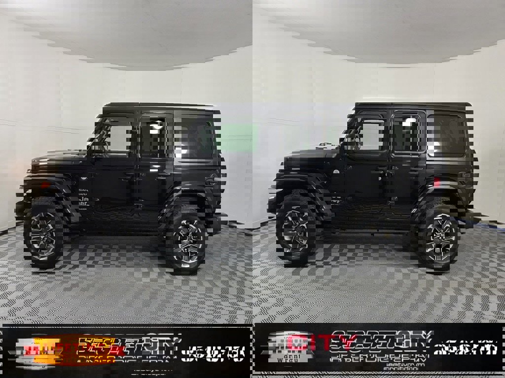 Used 2023 Jeep Wrangler Sahara image 4