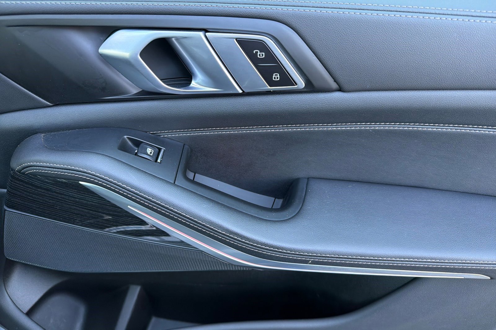 Certified 2024 BMW X5 xDrive40i w/ M Sport Package image 22