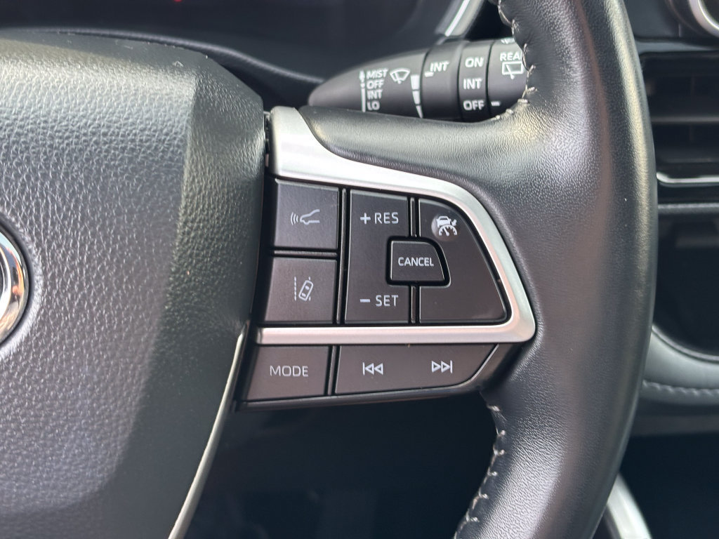 Certified 2025 Toyota Highlander XSE AWD/4WD image 36