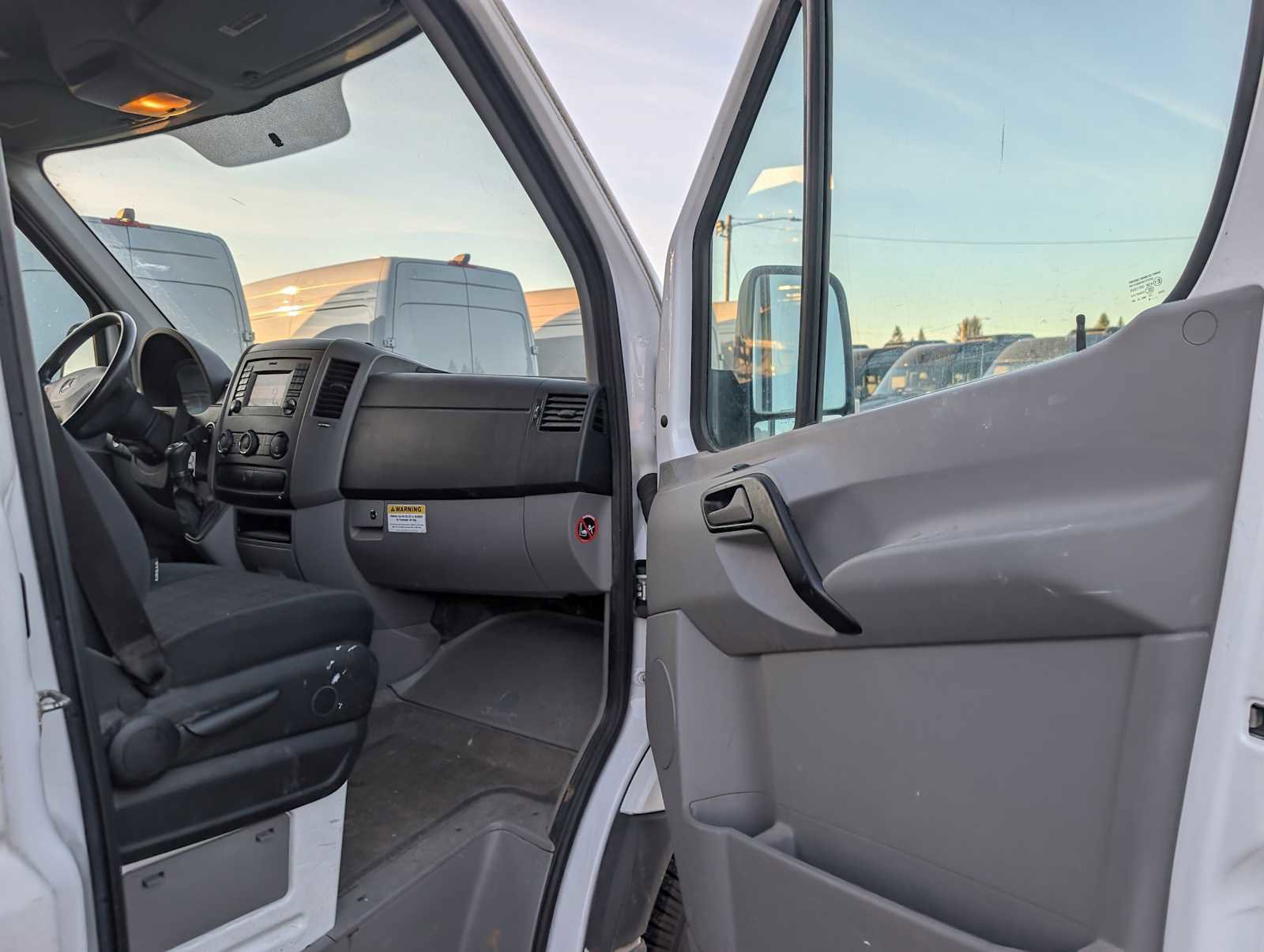 Used 2018 Mercedes-Benz Sprinter 2500 image 10