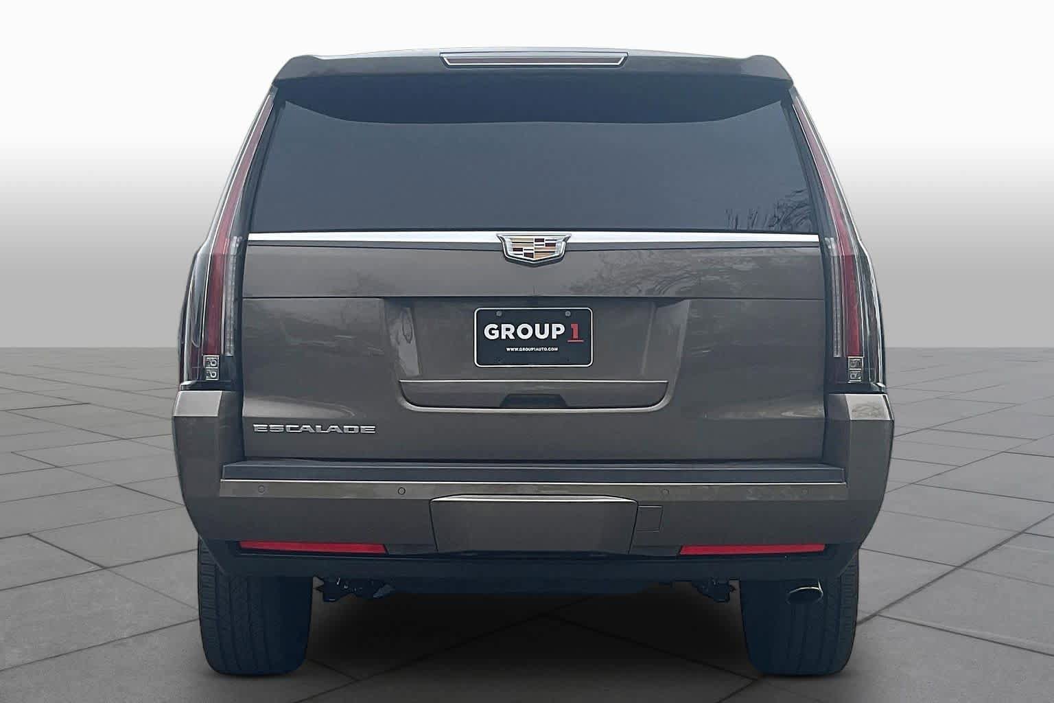 Used 2015 Cadillac Escalade ESV Luxury AWD/4WD image 4
