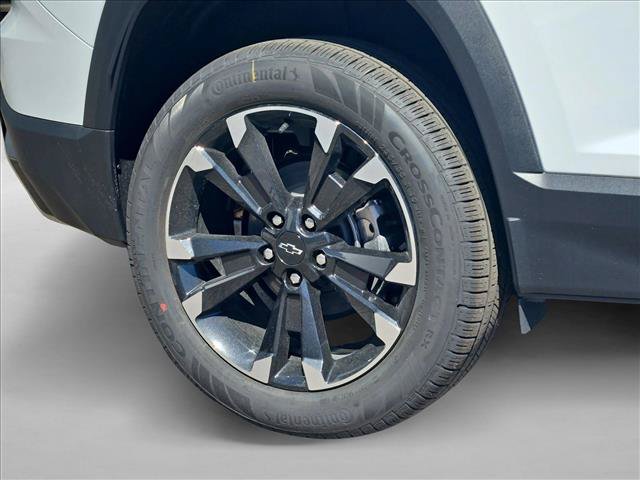New 2027 Chevrolet Equinox RS w/ Safety and Technology Package FWD image 10