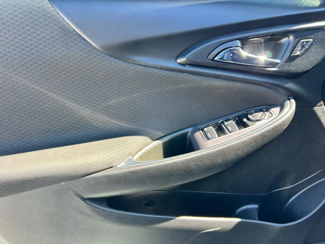 Used 2021 Chevrolet Malibu LT image 8