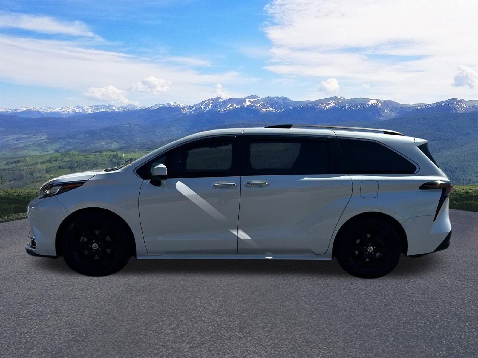 Certified 2023 Toyota Sienna XLE w/ XLE Plus Package image 2