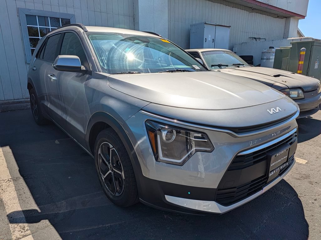 Used 2024 Kia Niro EX FWD image 5