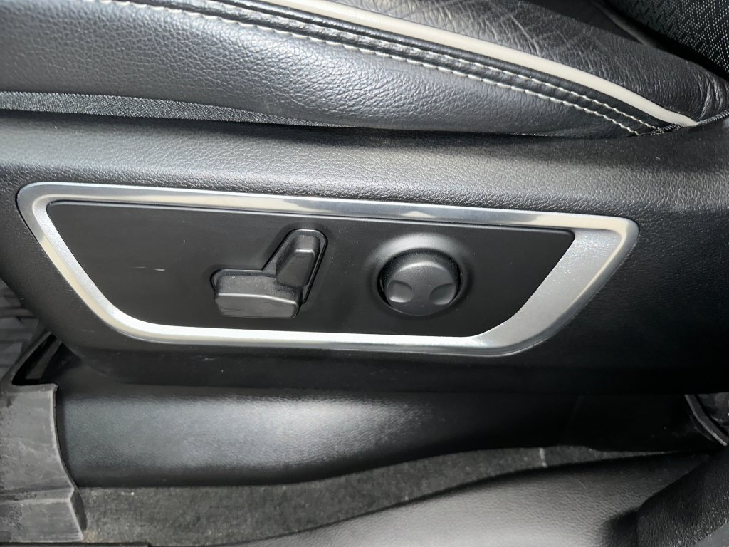 Used 2023 RAM 1500 Laramie AWD/4WD image 6
