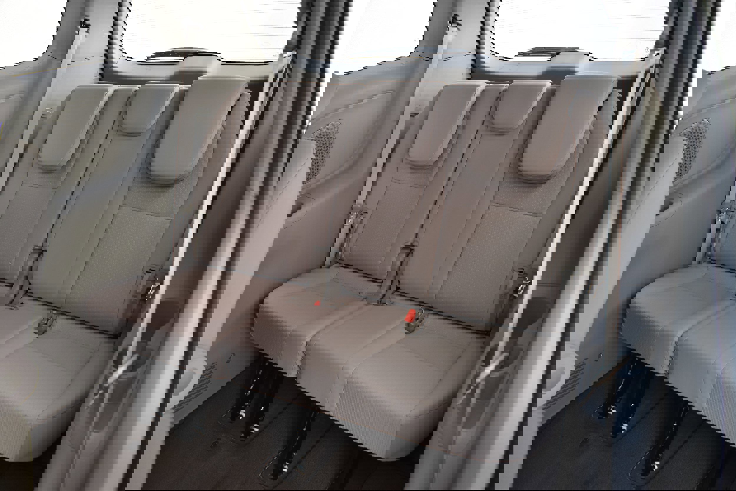 Used 2018 Kia Sedona L image 26