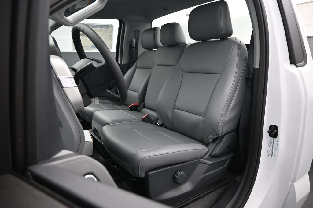 New 2026 Ford F550 2WD Regular Cab Super Duty image 11