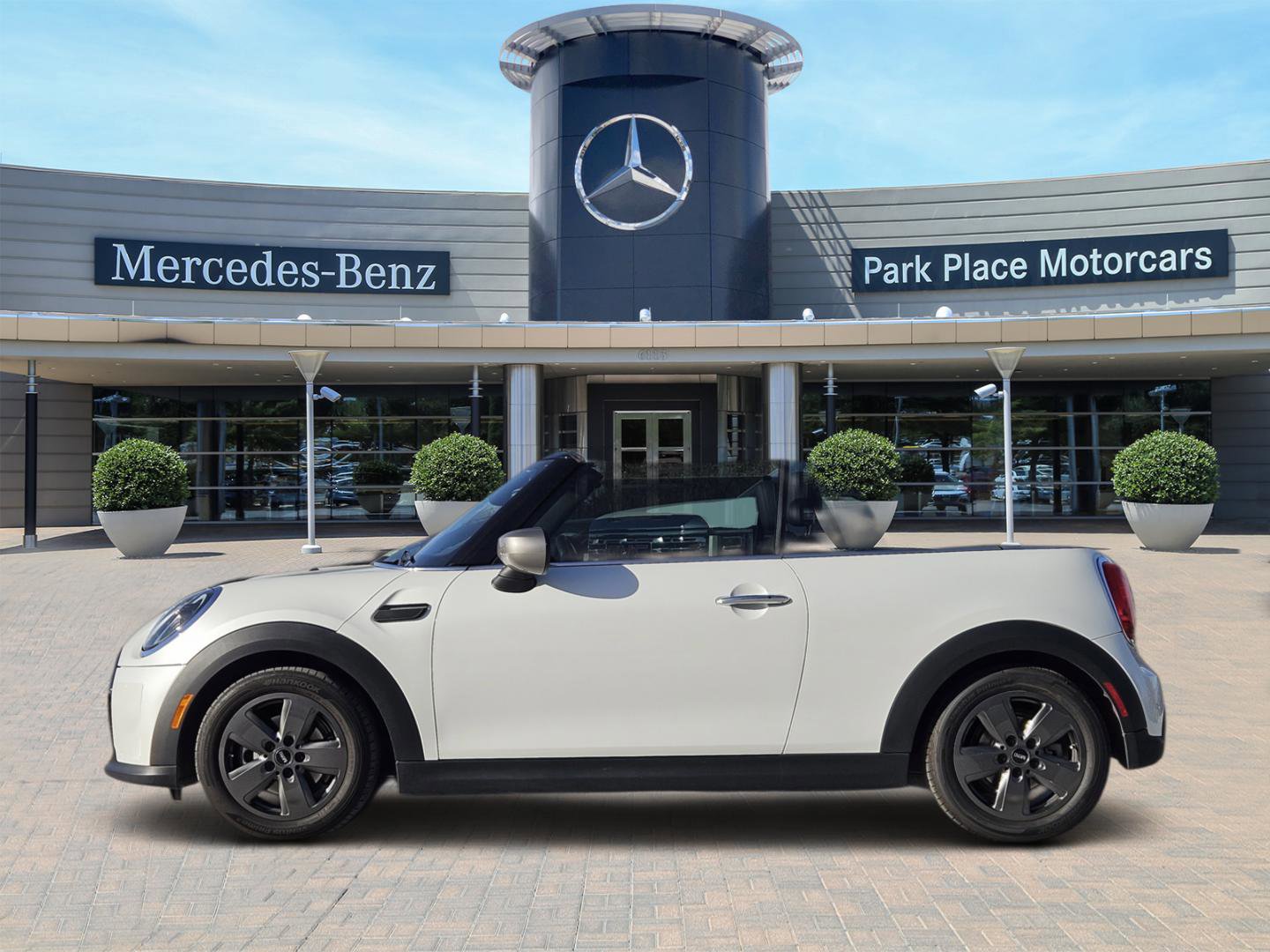 Used 2024 MINI Cooper Signature image 3