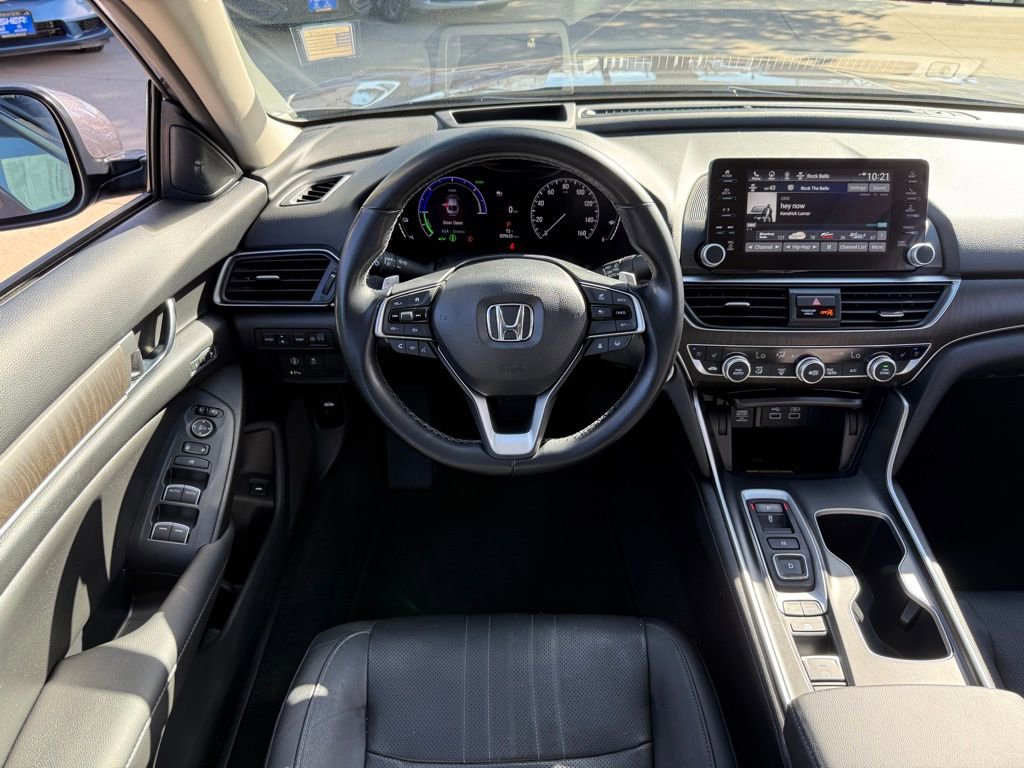 Used 2021 Honda Accord Touring image 2