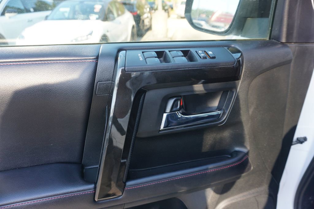 Used 2018 Toyota 4Runner TRD Off-Road Premium image 3