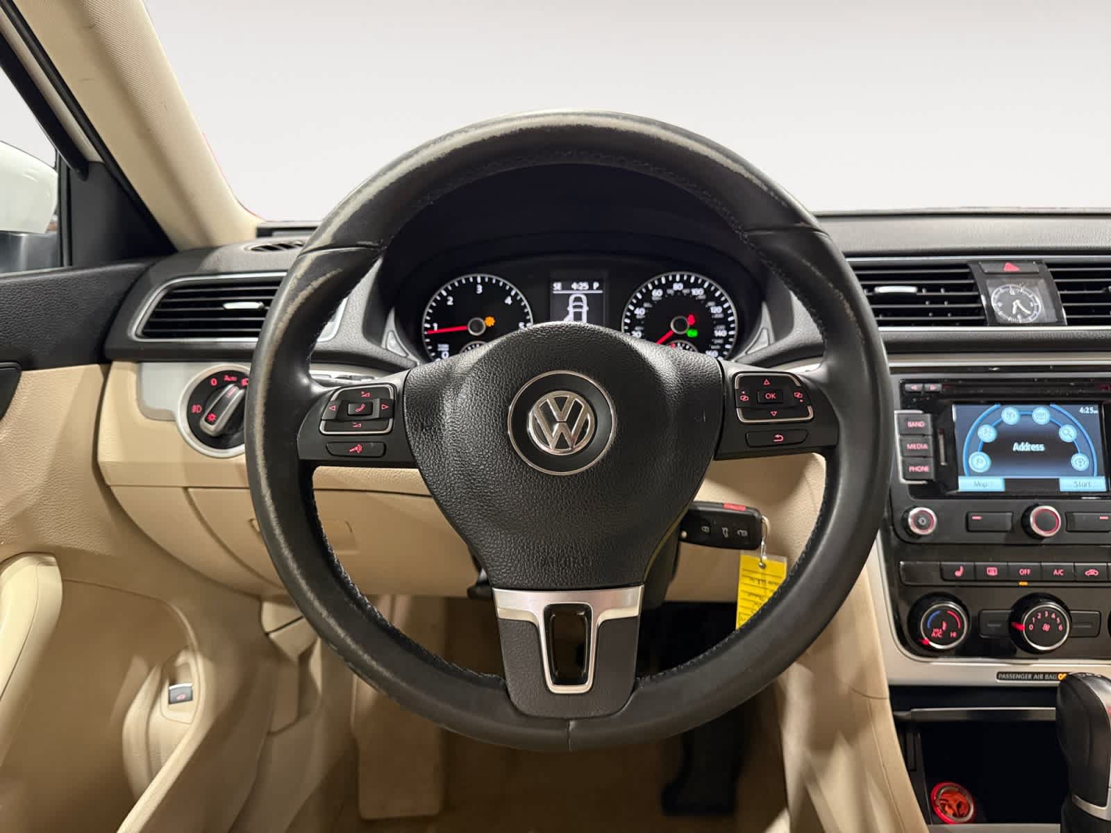 Used 2013 Volkswagen Passat TDI SE FWD image 13