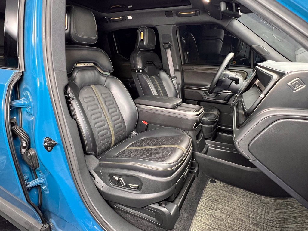 Used 2025 Rivian R1T Adventure Dual AWD/4WD image 5