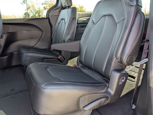 New 2026 Chrysler Pacifica Select w/ S Appearance Package FWD image 28