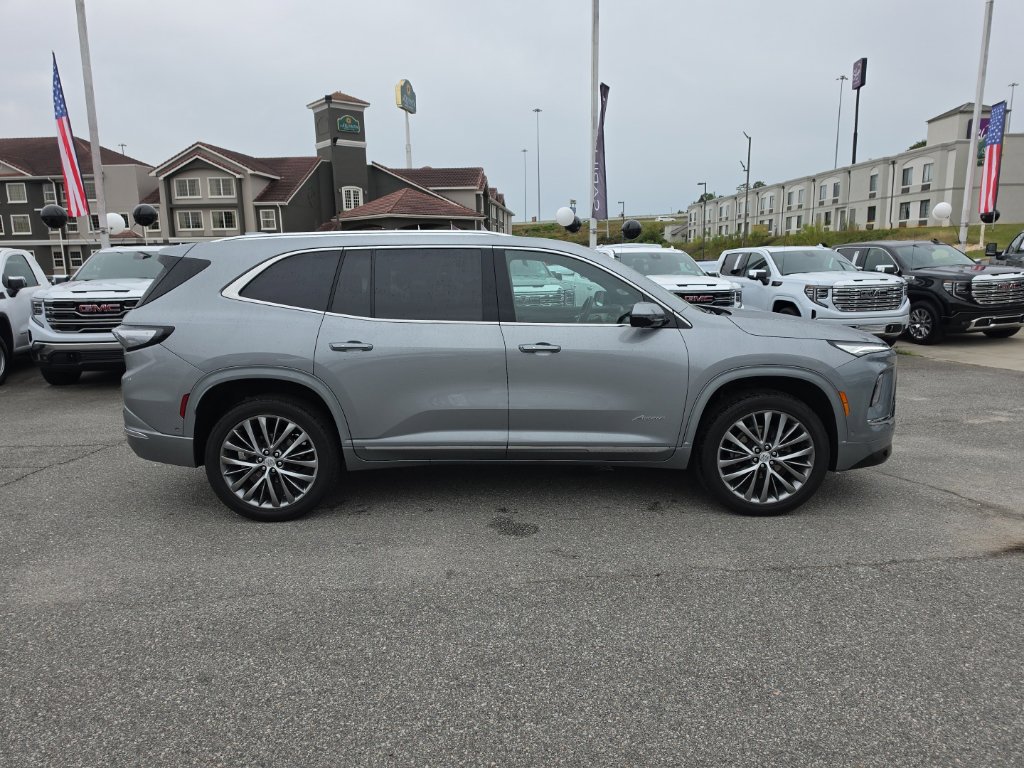 Used 2025 Buick Enclave Avenir w/ Super Cruise Package FWD image 8