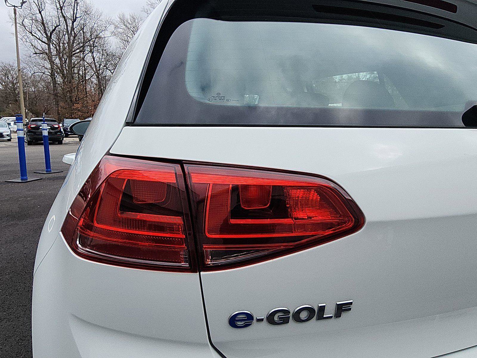 Used 2016 Volkswagen e-Golf SE w/ DC Fast Charging Package image 13