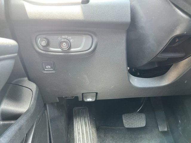 Used 2023 GMC Terrain SLE FWD image 18