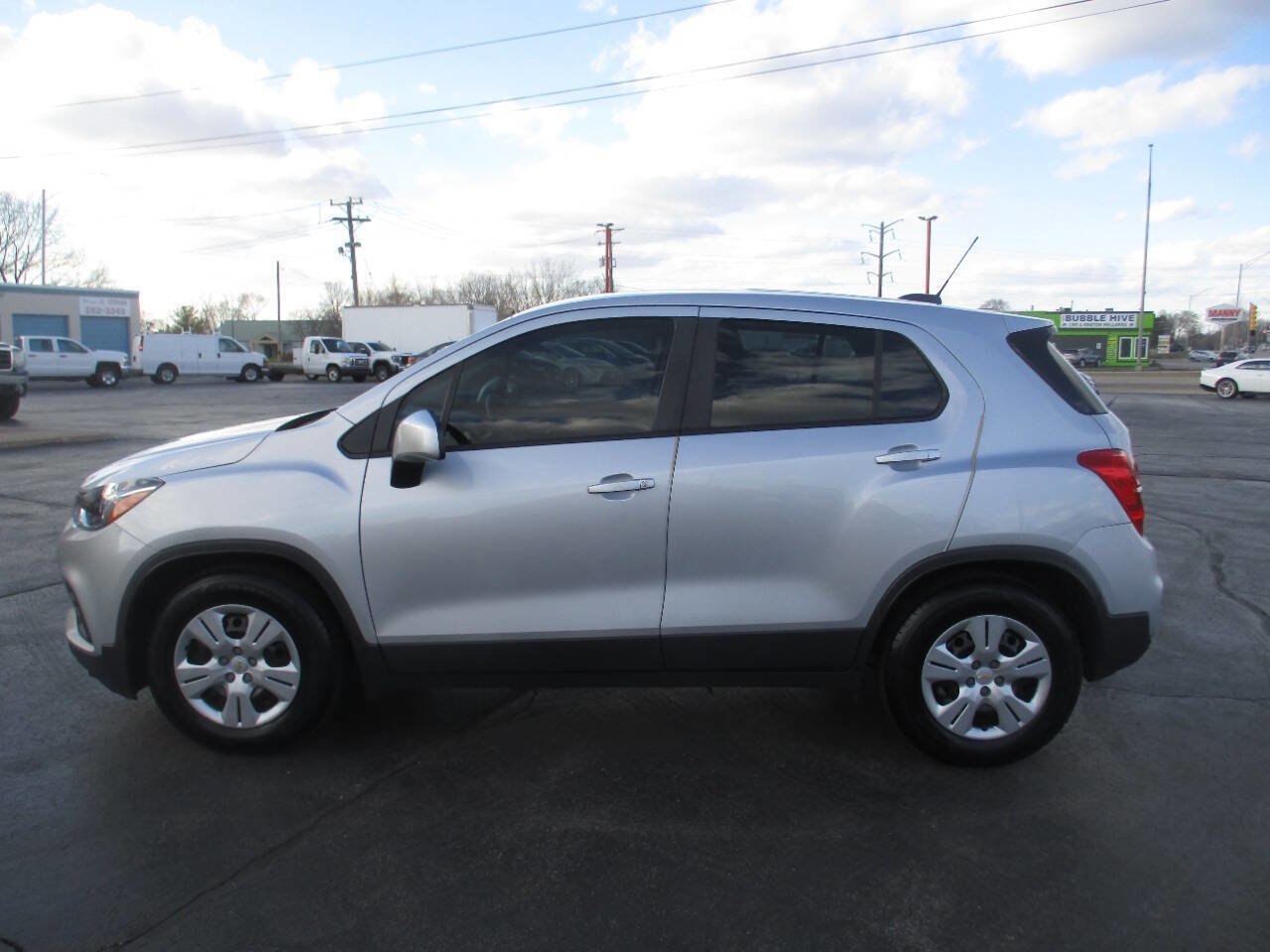 Used 2018 Chevrolet Trax LS FWD image 2