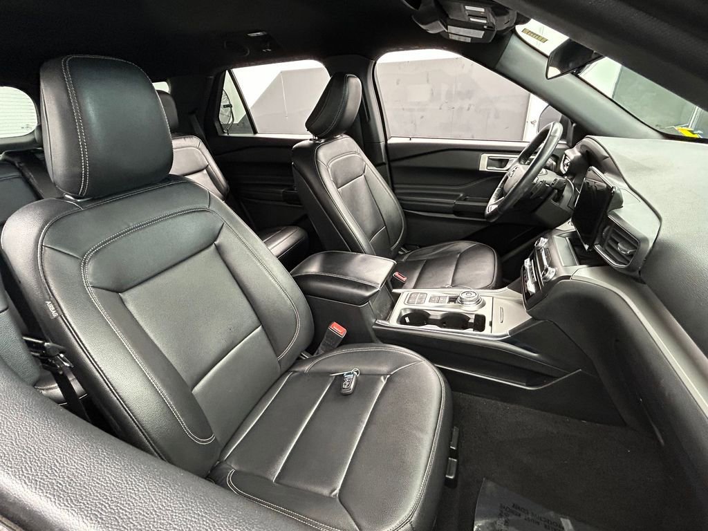 Used 2020 Ford Explorer XLT w/ Equipment Group 202A image 52