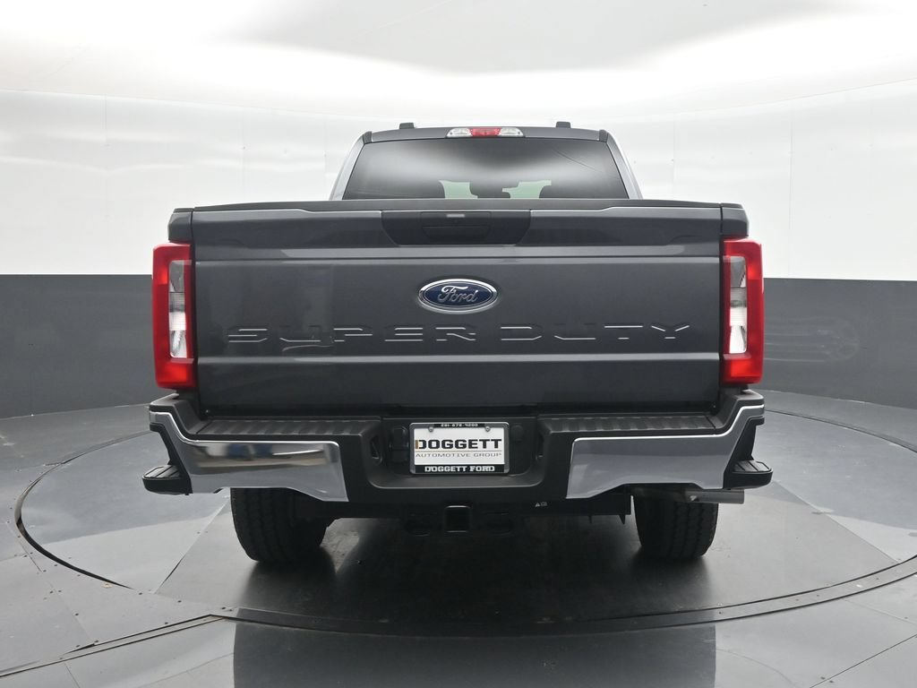New 2026 Ford F250 XLT w/ FX4 Off-Road Package AWD/4WD image 17