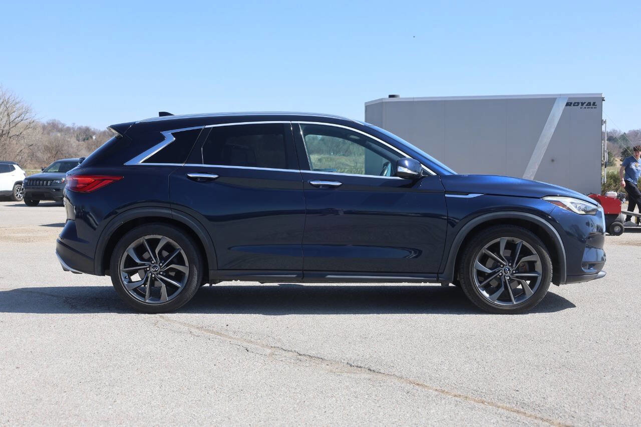 Used 2019 INFINITI QX50 Essential w/ Sensory Package AWD/4WD image 7