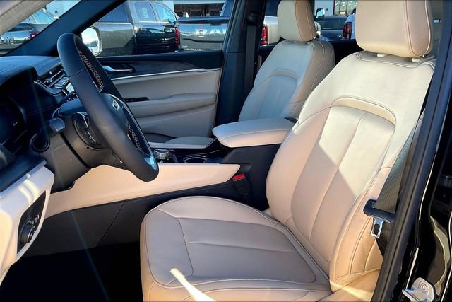 New 2025 Jeep Grand Cherokee L Limited image 9