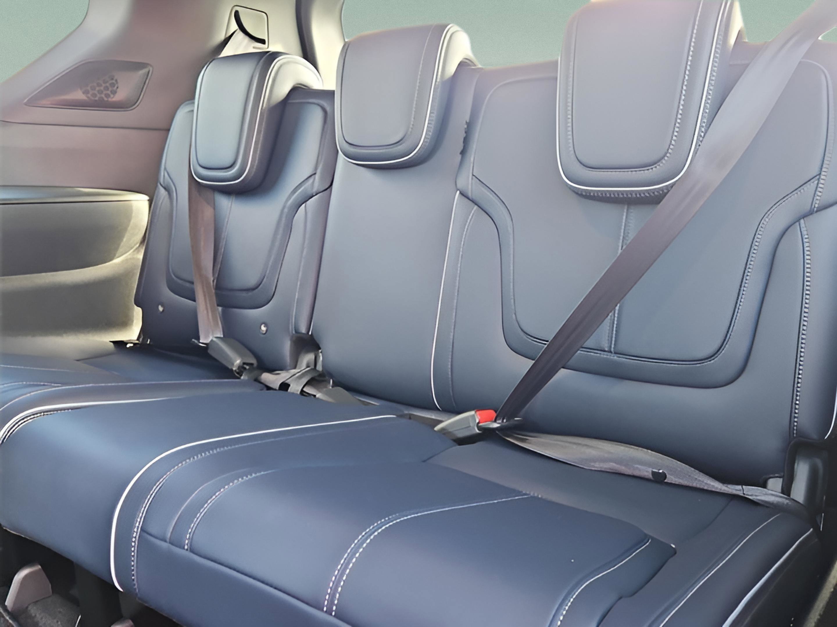 New 2026 INFINITI QX80 4WD w/ Sport Exterior Package image 10