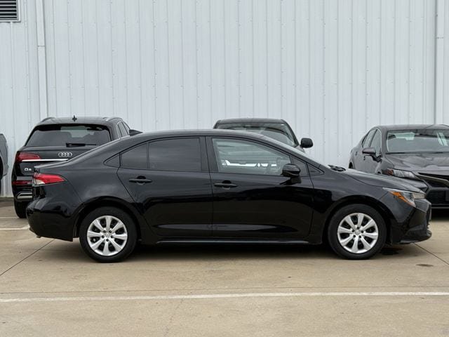 Used 2024 Toyota Corolla LE FWD image 3
