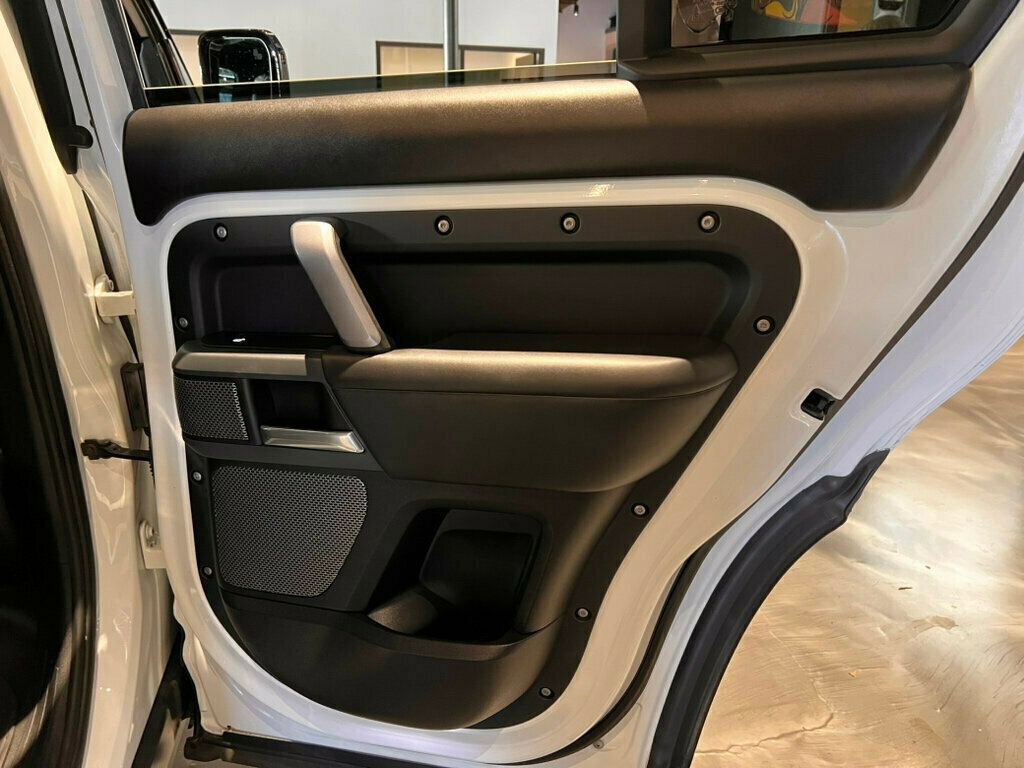 Used 2021 Land Rover Defender 110 X-Dynamic HSE image 23