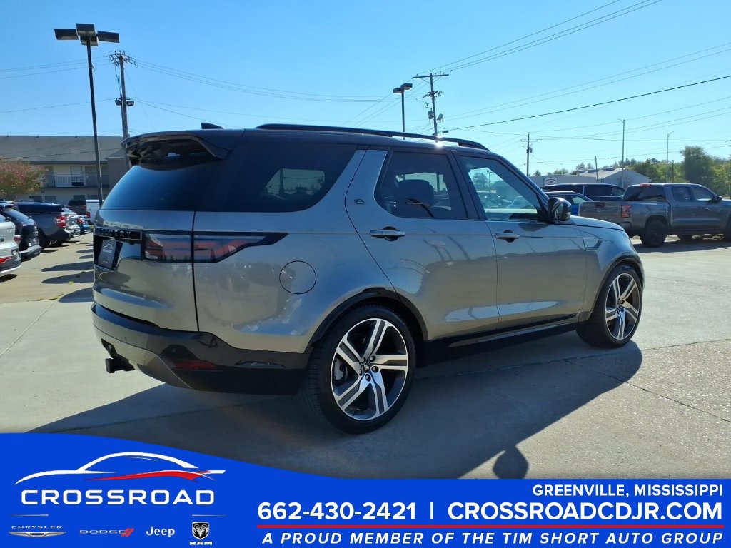 Used 2024 Land Rover Discovery Dynamic SE AWD/4WD image 5