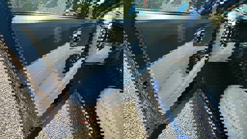 Used 2022 Kia Sorento SX image 11